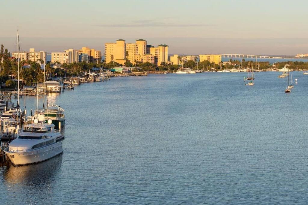 Waterfront Gulf Gateway: Pool/Dock/Grill/Gameroom Fort Myers Exterior photo